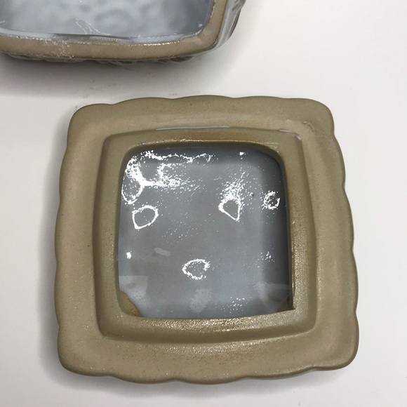 Ceramic Raised Roses 🌹 Trinket Box with Lid - Picture 5 of 7